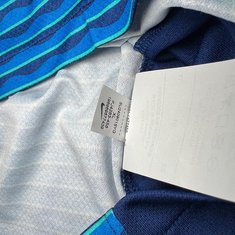 Nike Blue and Green Striped Jersey - Picture 6 of 7